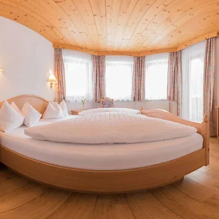 Hotel Christoph Tiroler 3*
